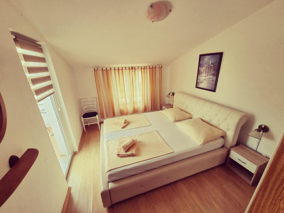 Apartments Nada Krk Town Exterior foto